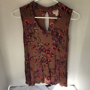 Sleeveless blouse